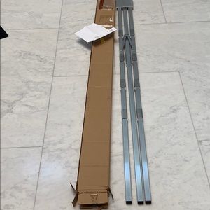 Displays2go 6 foot Satin Aluminum Display Easel